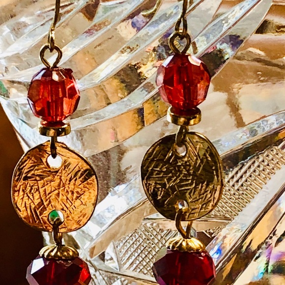 🌈 Red & Gold Earrings - Picture 3 of 4